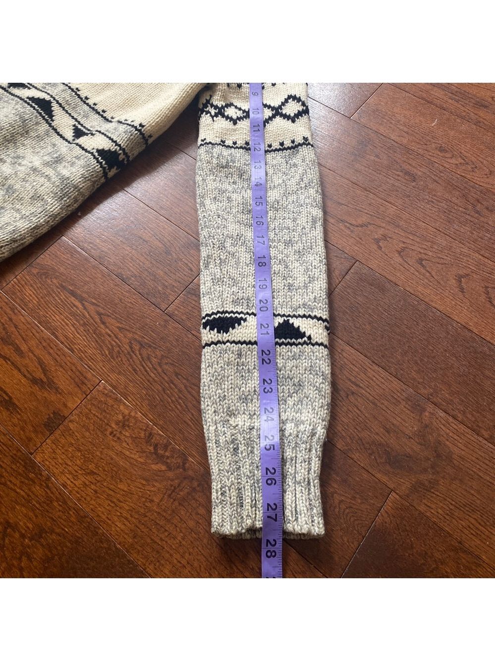 TNA Women’s XS Hooded Cowichan Knit Lambswool Sweater Beige & Black Zip Front - Picture 11 of 11